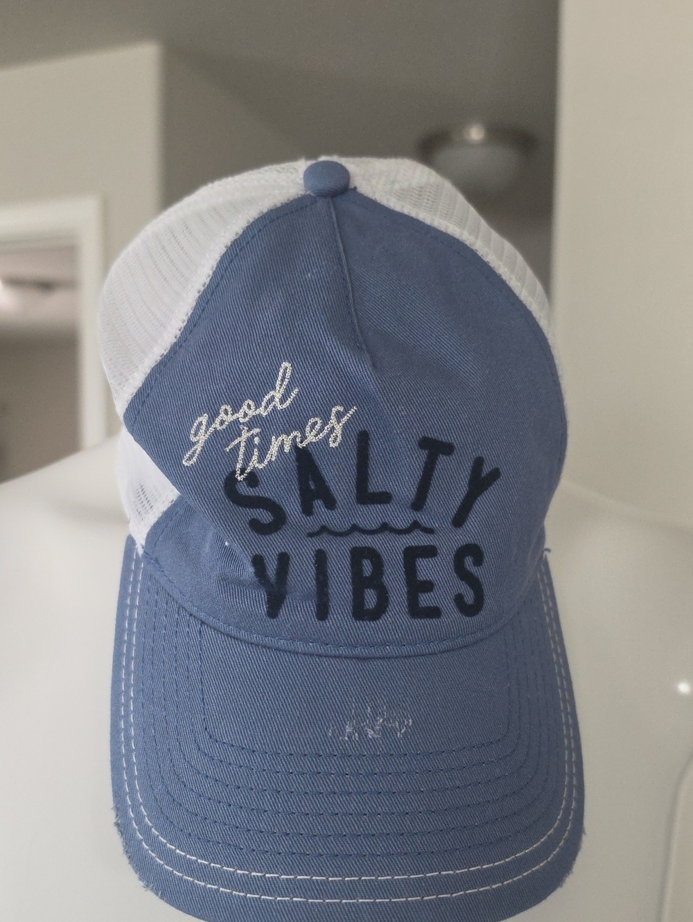 Salt Life Kids Blue & White 'Salty Vibes' Trucker Hat